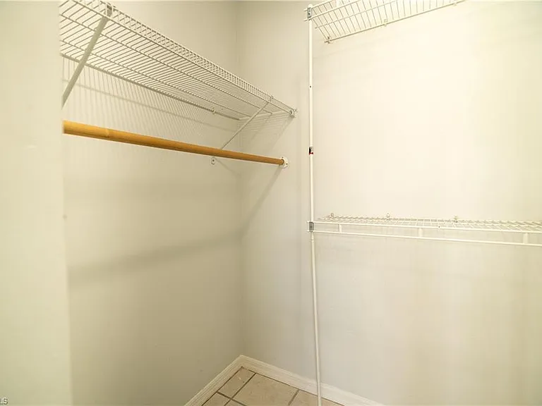 5254 Treetops Dr #J-101 — Photo 15
