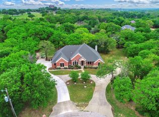 108 Preston Oaks Ct, Azle, TX 76020