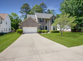 2323 Tory Oak Pl, Matthews, NC 28105