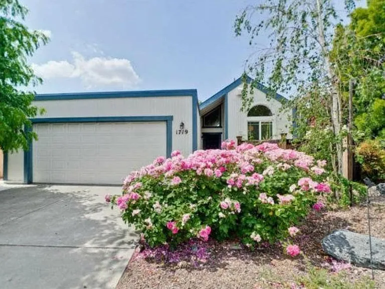 1719 Silver Glen Ct — Photo 2