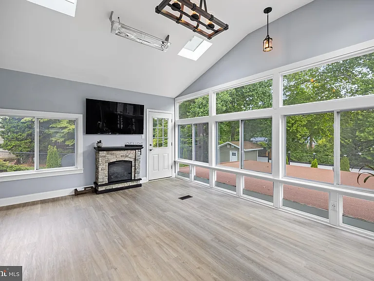 13908 Pleasant Grove Ct — Photo 24