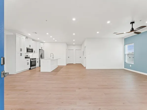 1325 35th St #2, Galveston, TX 77550