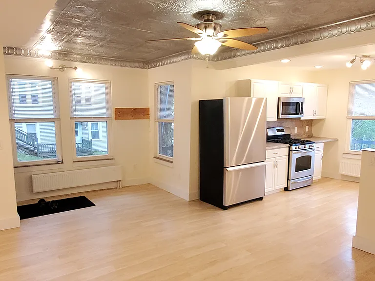 132 Furnace St — Photo 25