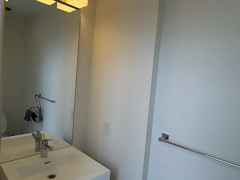 17 Dundonald St #1704 — Photo 14
