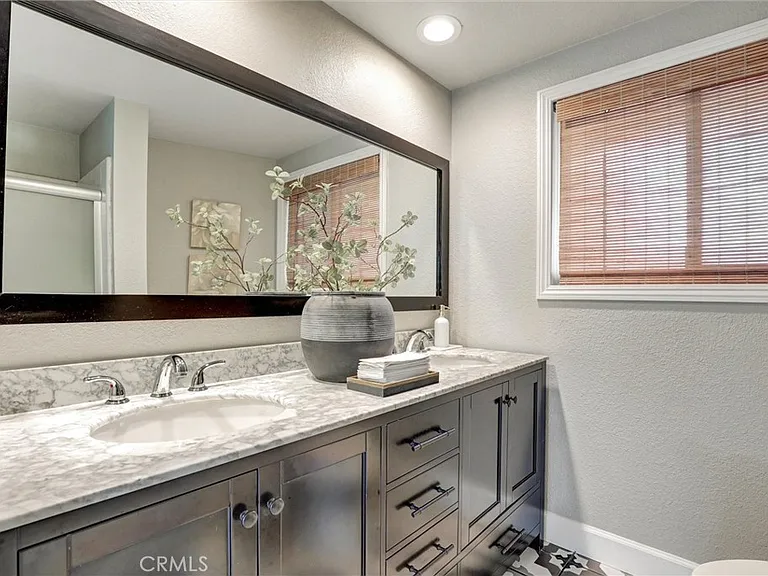 25262 Tasman Rd — Photo 16