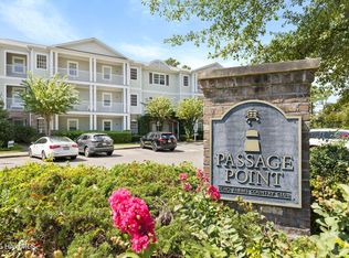 215 Valencia Ct #103, Wilmington, NC 28403