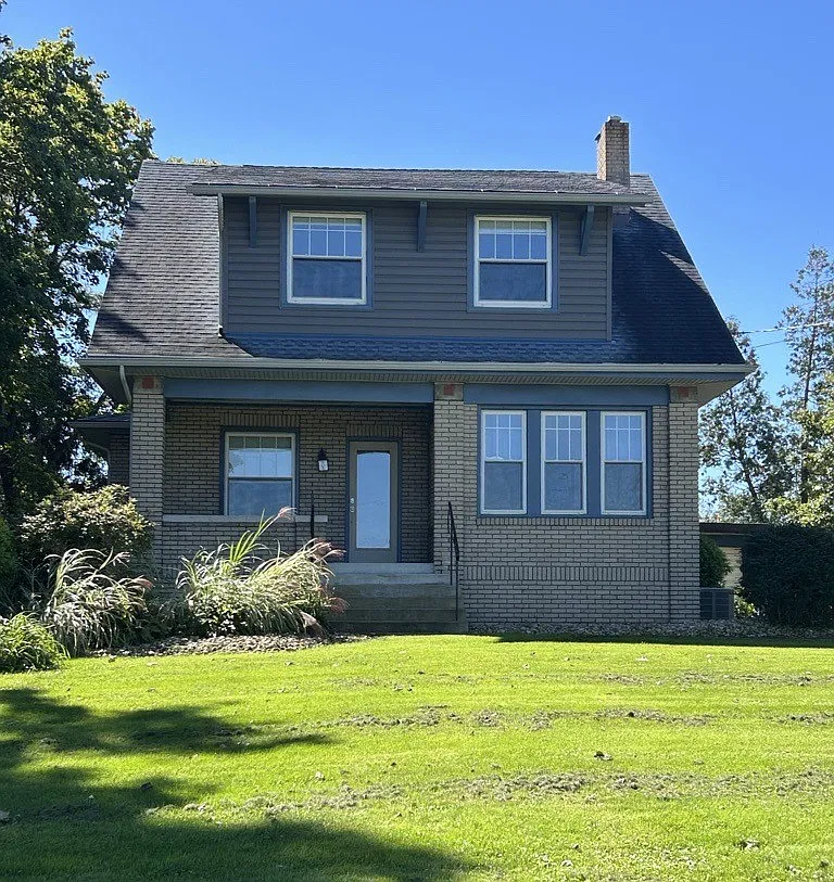 3 bed, 1.5 bath, 2000 sqft, $1,850 — Photo 1