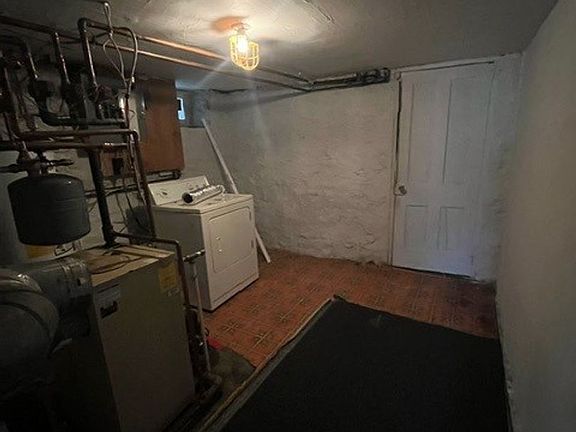 3rd image of 135 W Ridge St