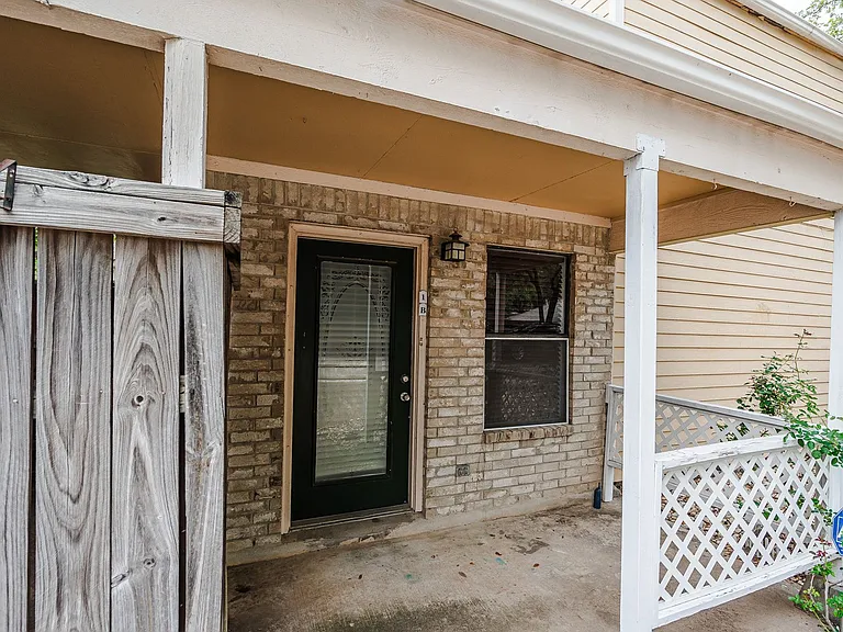 7825 Beauregard Cir — Photo 1