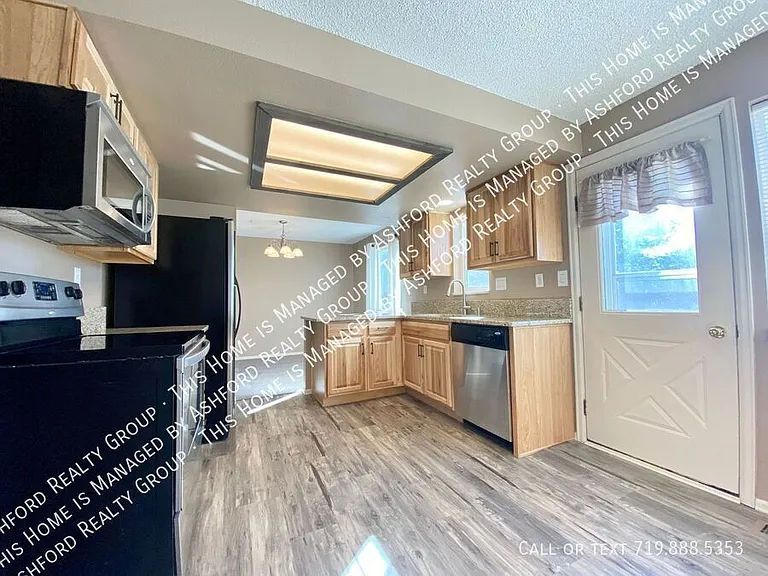 8001 Horizon Dr — Photo 10