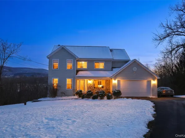 14 Whalen Drive, Hopewell Junction, NY 12533