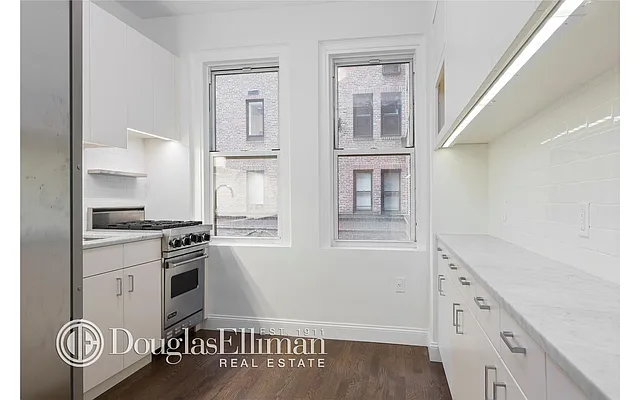 Sold by Douglas Elliman | media 24
