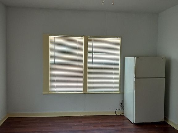 5th image of 9714 Heidelberg St Unit 2