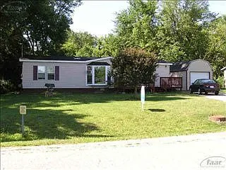 6254 Davison Rd photo 1