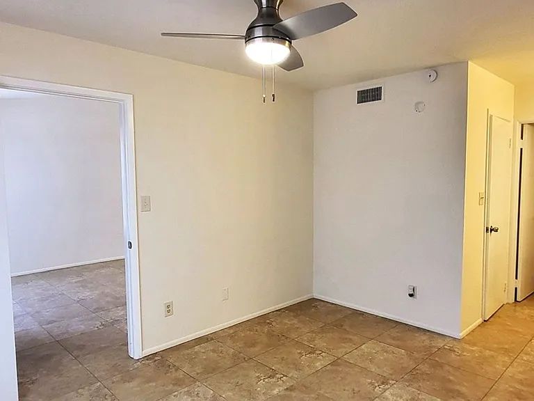 2117 W Missouri Ave — Photo 9