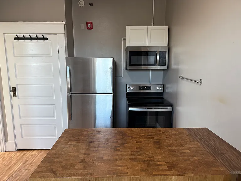 3325 Harrison Ave #2 — Photo 3