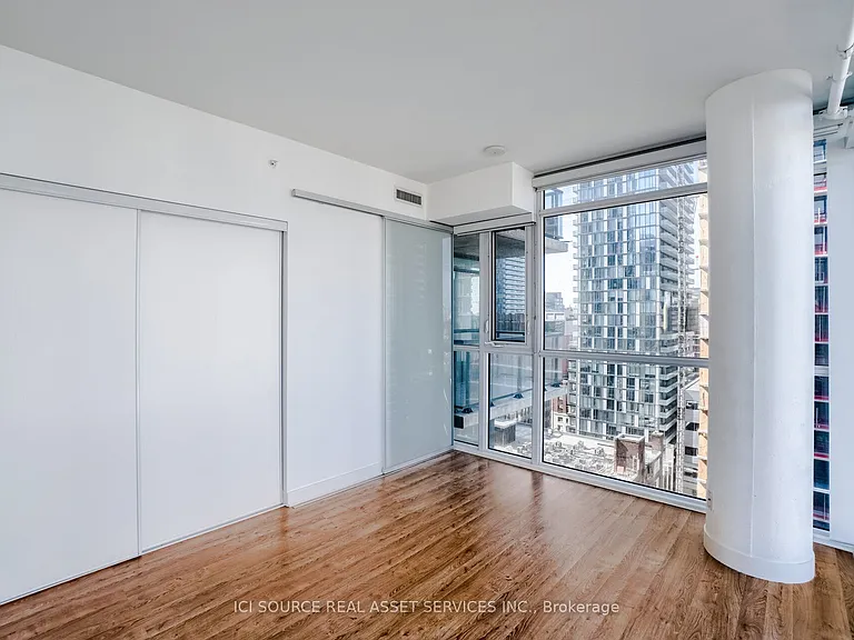 290 Adelaide St W #1504 — Photo 12
