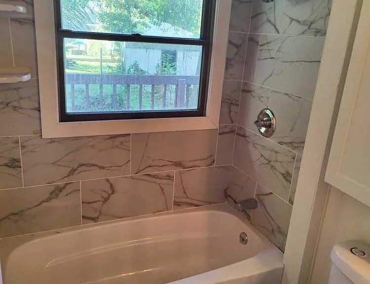 802 S Jackson Blvd — Photo 7
