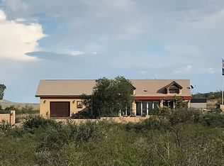 1405 E Serena Dr, Tombstone, AZ 85638