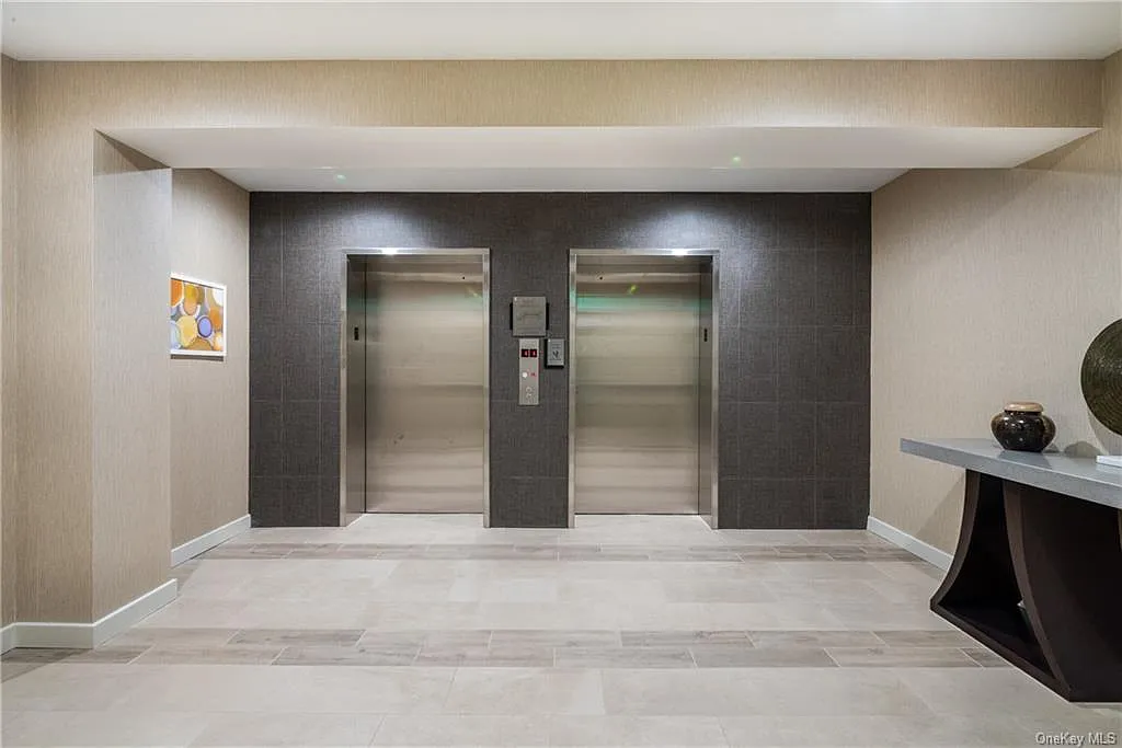 40 Jackson Ave - Luxury 55+ Community — Photo 3