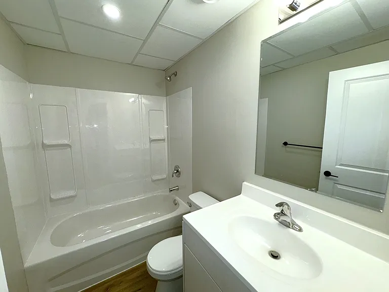 61 Thompsons Rd W — Photo 24
