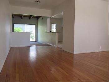 4th image of 2800 N Lincoln St