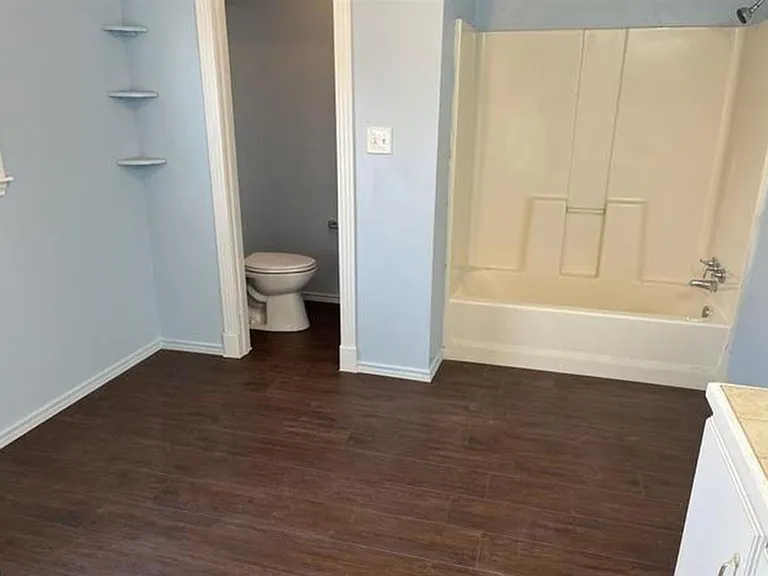 411 Cooke St — Photo 20