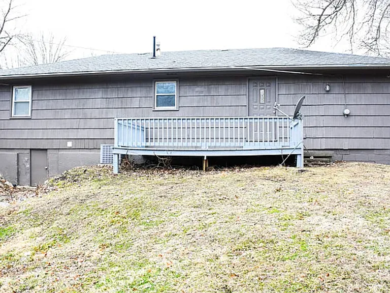 7917 Ditzler Ave — Photo 2