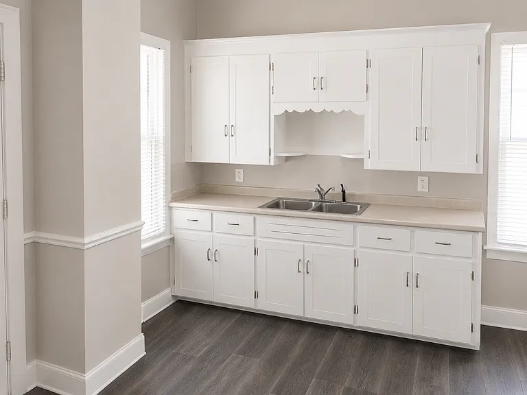 Updated, spacious 2 bedroom, 1 bathroom first floor apartment in the transforming Belknap neighbo... — Photo 5