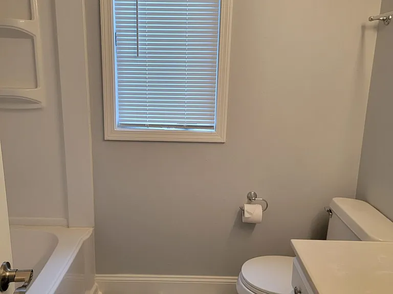 978 Sycamore Dr — Photo 16