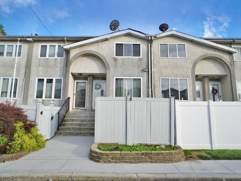 1st image of 10 Sea Crest Ln