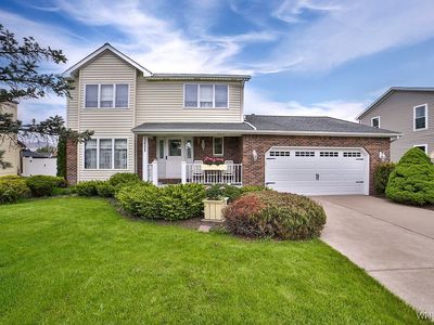 2651 Ferchen St, Niagara Falls, NY, 14304