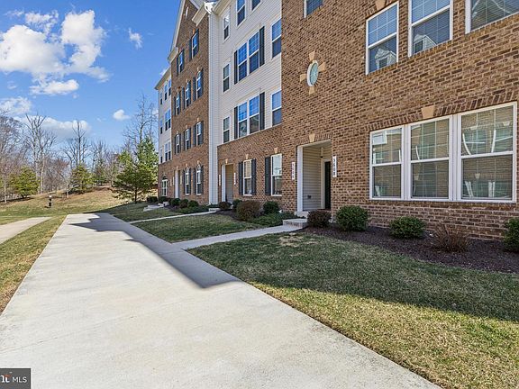 3rd image of 3606 Briarwood Dr