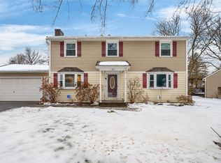 21 Squirrels Heath Rd, Fairport, NY 14450