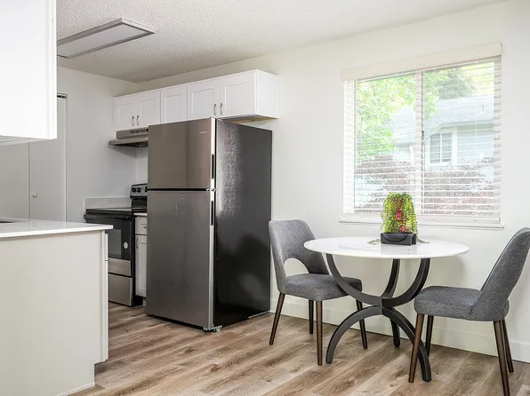 Westwood Green Apartments, 10650 SW 121st Ave #25, Portland, OR 97223