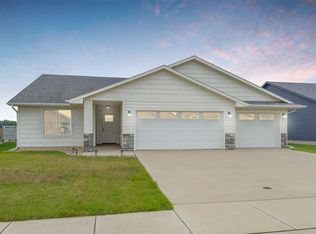 750 W Highpointe St, Tea, SD 57064