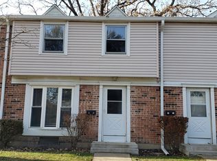 3102 Lynnwood Ct, Streamwood, IL 60107