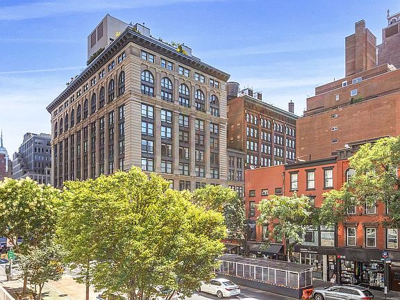 3rd image of 101 W 12th St APT 3O