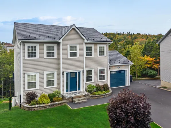 35 Iron Ct, Middle Sackville, NS B4E 0B9