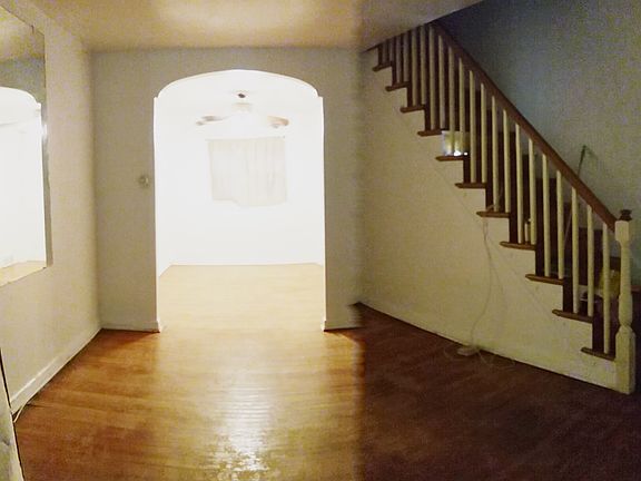 2nd image of 5823 Oakland St