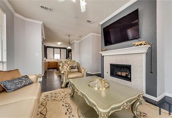 2nd image of 2404 Redfield Dr