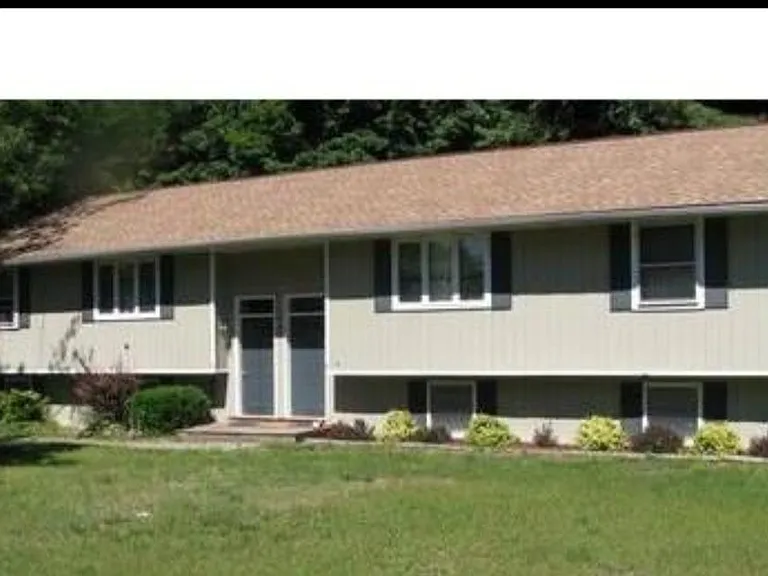 101 Cambridge Ct. Apt A
