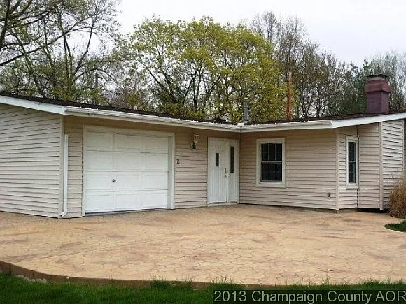 2012 Sangamon Dr photo 1