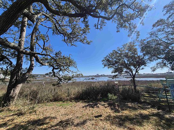 3rd image of 708 Creek Front Rd.