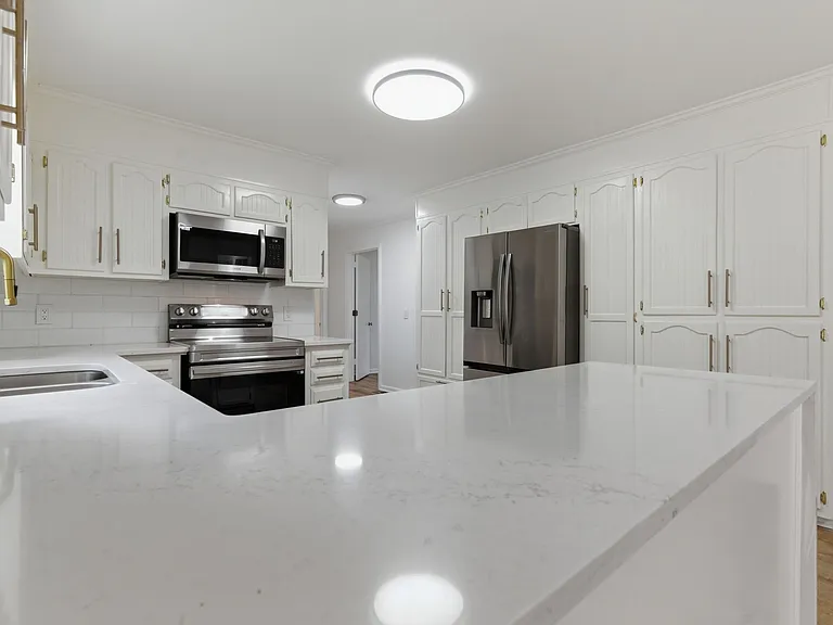 308 Brookview Ct #A — Photo 12