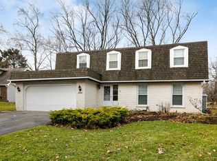 2161 Oxnard Dr, Downers Grove, IL 60516