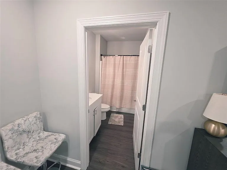 8020 Linfield Way — Photo 3