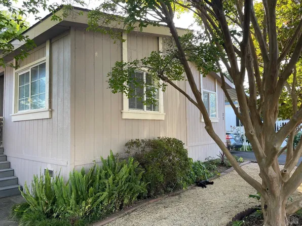 27 Camelia Drive, Napa, CA 94558