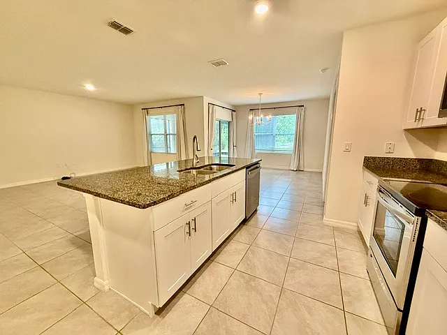 243 Meghan Cir — Photo 5
