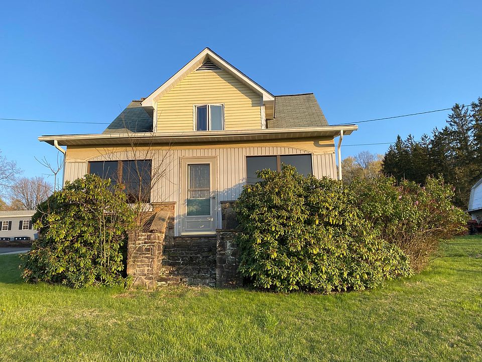 2nd image of 204 Hummingbird Ln